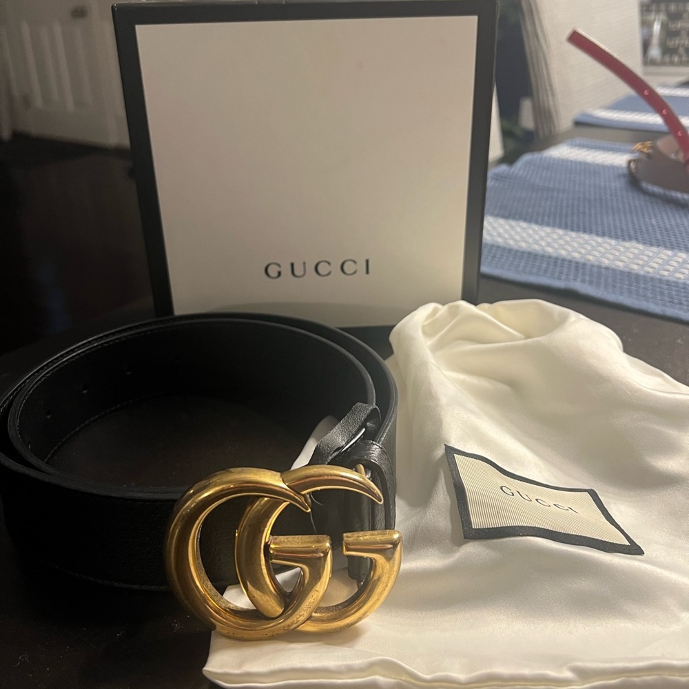 I am selling a barely used Authentic Gucci Belt